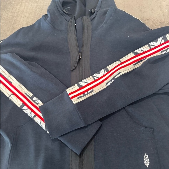 FREE PEOPLE MOVEMENT jacket! navy blue w/cool stripe on sleeves! Zoom in 4 more: - Picture 1 of 13